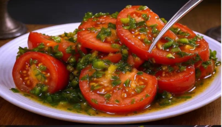 Magic Tomato Salad: The explosion of flavor in your mouth