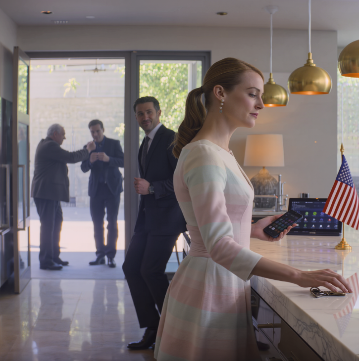 ‘Go ahead,’ my rich husband said. ‘I’ll give you a week without me.’ I put the keys on the counter and walked out with just my phone, leaving him to believe I’d come back begging. The next morning, his father and his boss were banging on the door: ‘The bank just called, what have you done?!’